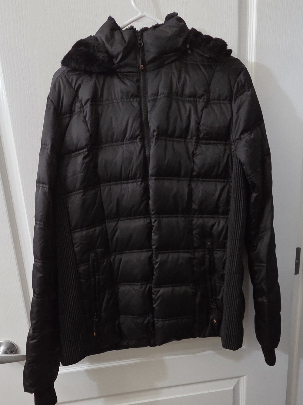 Women's Black Quilted Puffer Jacket with Faux-Fur Trim